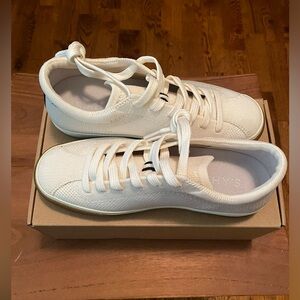 Rothy’s Lace Up Sneaker - Blonde - Size 5.5